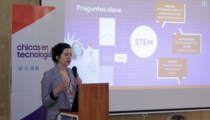 Chicas en Tecnología presentó una nueva investigación sobre la participación de las mujeres en el ámbito universitario STEM.